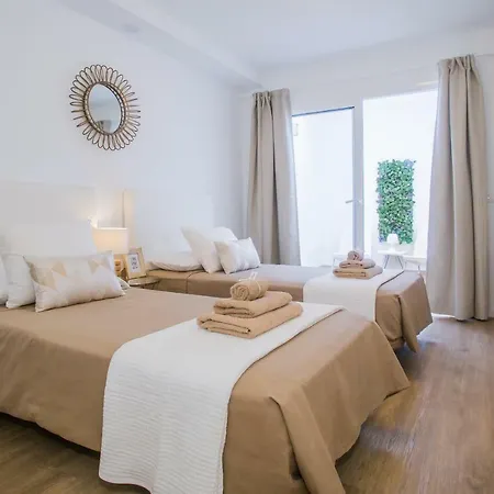 Flower Beach 18 Apartment