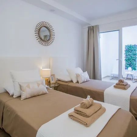 Flower Beach 18 Apartment